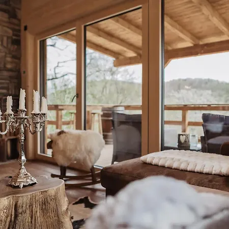 Romantikchalet Vogelnest Mit Whirlpool, Kamin, Balkon & Terrasse * Vorra