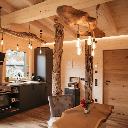 Romantikchalet Vogelnest Mit Whirlpool, Kamin, Balkon & Terrasse