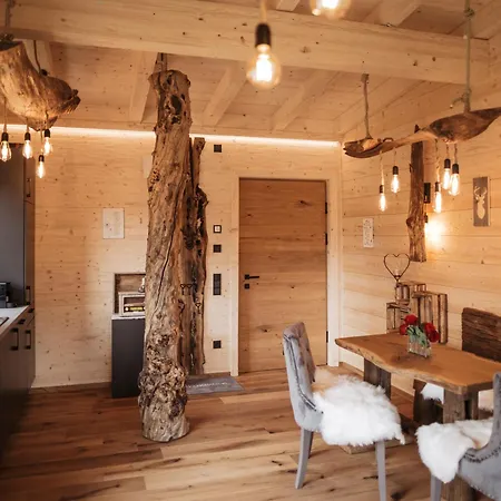 Romantikchalet Vogelnest Mit Whirlpool, Kamin, Balkon & Terrasse *