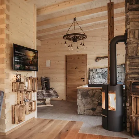 Romantikchalet Vogelnest Mit Whirlpool, Kamin, Balkon & Terrasse Apartment *