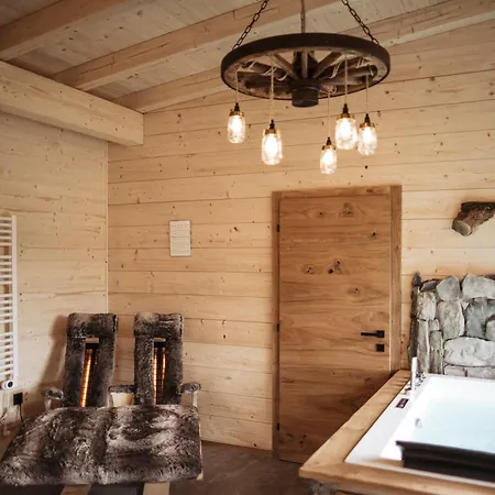 Romantikchalet Vogelnest Mit Whirlpool, Kamin, Balkon & Terrasse Apartment