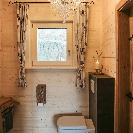 Romantikchalet Vogelnest Mit Whirlpool, Kamin, Balkon & Terrasse Vorra