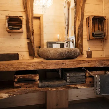 Romantikchalet Vogelnest Mit Whirlpool, Kamin, Balkon & Terrasse