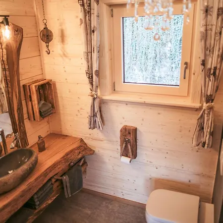 Romantikchalet Vogelnest Mit Whirlpool, Kamin, Balkon & Terrasse * Vorra